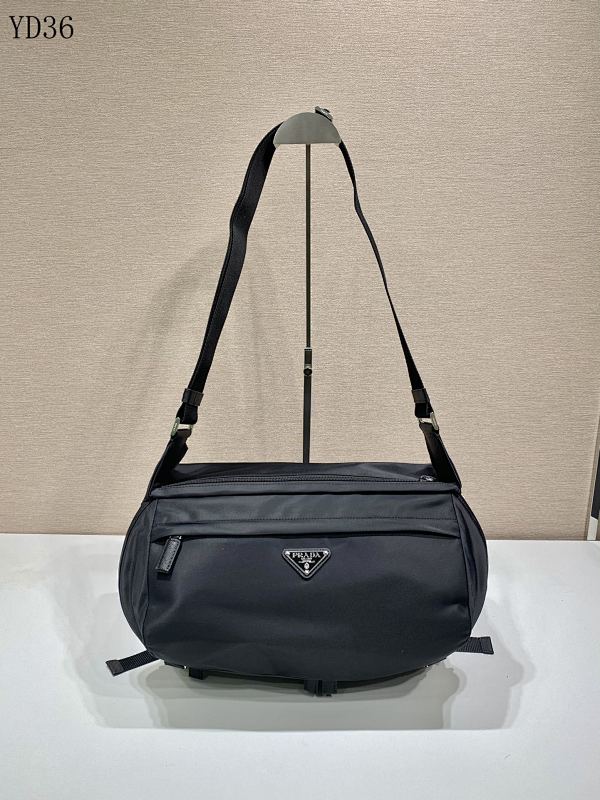 PRA/D YD36 Classic Messenger Bag
