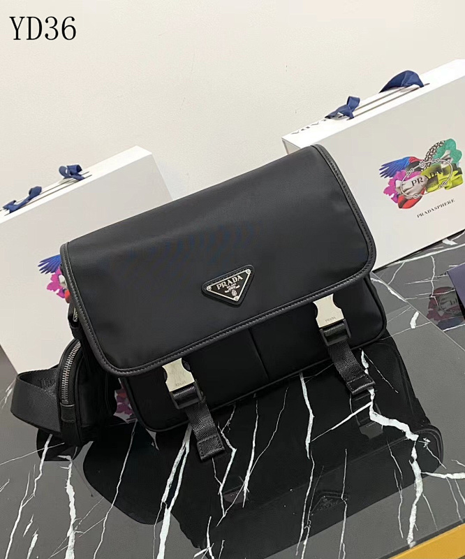 Pr4da 2VD769B Medium Messenger Bag