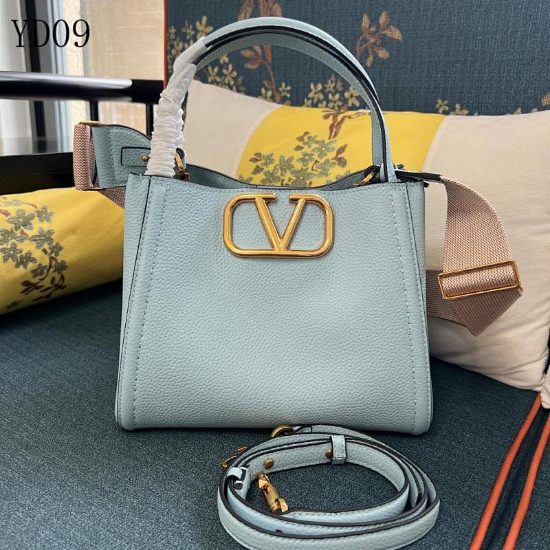Valentiino Garavani YD09078 Medium Bag