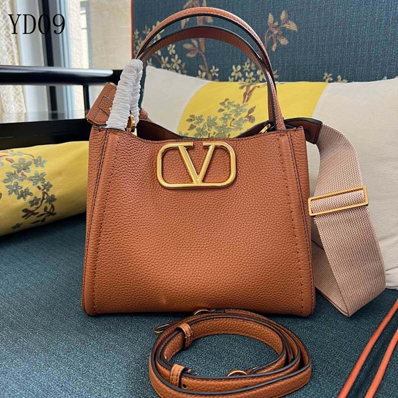 Valentiino YD09078 Medium VLogo Tote Bag