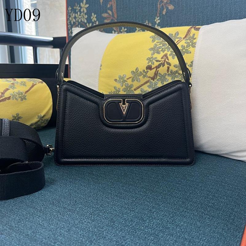 Valentiino YD09072 Rockstud Lock Bag