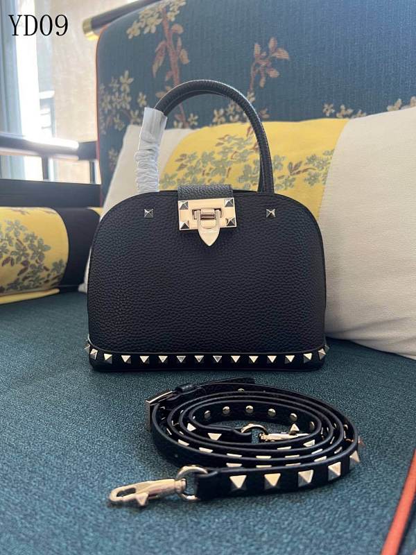 cover-204456345 Valentiino YD09 Rockstud Mini Top Handle Bag