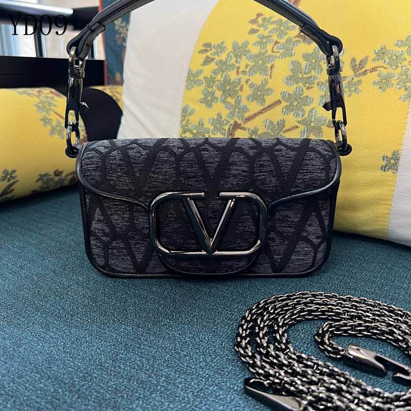 Valentiino YD09070 Model #5030S Small VLogo Clutch