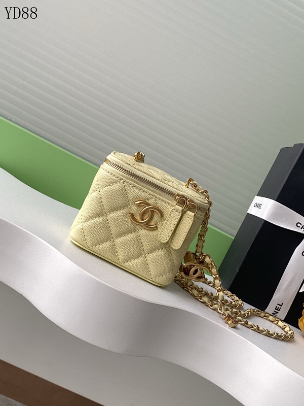 CHANELL YD88075 Quilted Leather Crossbody Bag