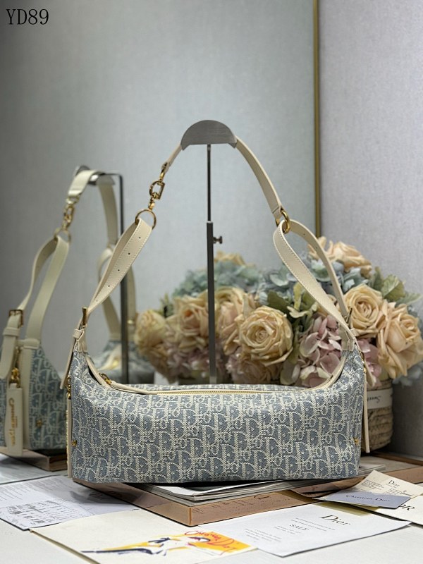 Diiior D-Journey Bag Model 2417 Grey Oblique