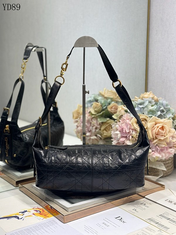 Christian Diiior YD89082 Quilted Leather Shoulder Bag