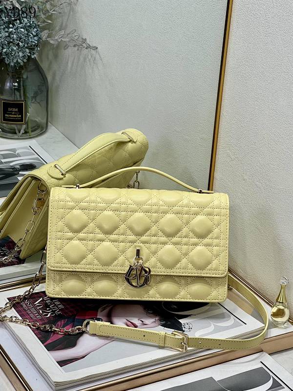 Diiior YD89071 Quilted Leather Wallet on Chain