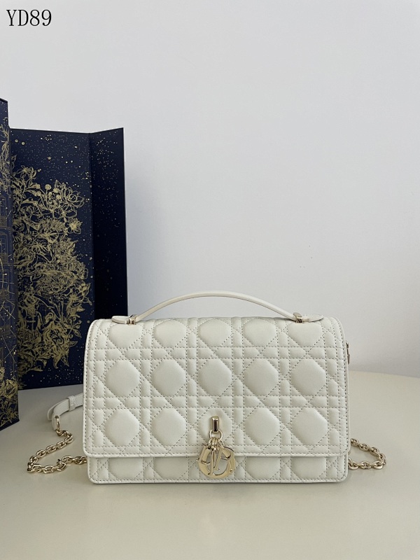 Diiior YD89071 Quilted White Leather Shoulder Bag
