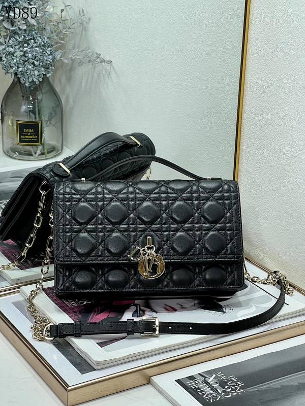 Diiior YD89071 Quilted Black Leather Shoulder Bag