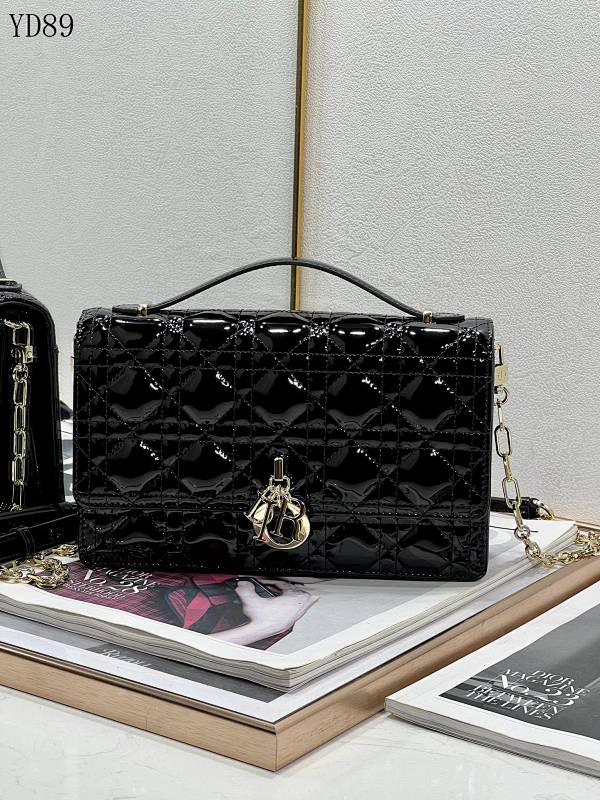 Diiior YD89071 Quilted Patent Leather Shoulder Bag