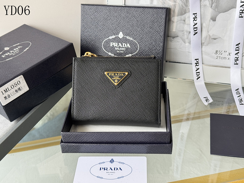 Pr4da 1ML050 Luxury Triangular Logo Card Holder