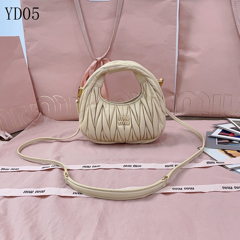 MiuuMiuu YD05 Wander Matelasse Crossbody Bag