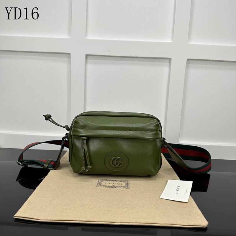 Gucc1 YD16061 GG Supreme Canvas Shoulder Bag