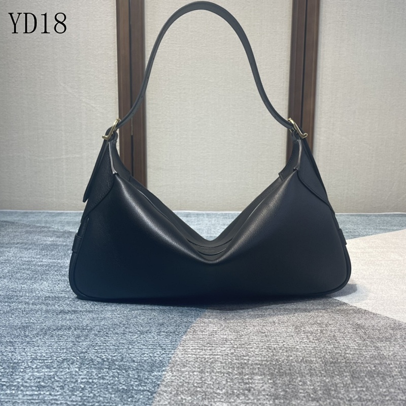 C3linee YD18080 Black Leather Shoulder Bag