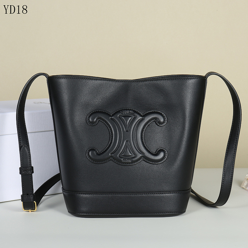 C3linee YD18 Cuir Triomphe Small Smooth Leather Bucket Bag