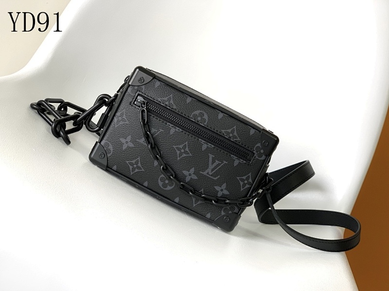 cover-221156840 LVutton M44735 Mini Soft Trunk Chain Bag Monogram Eclipse Black