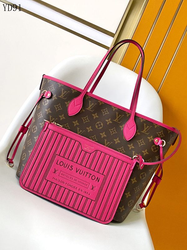 LVutton YD91 Monogram Cosmetic Pouch