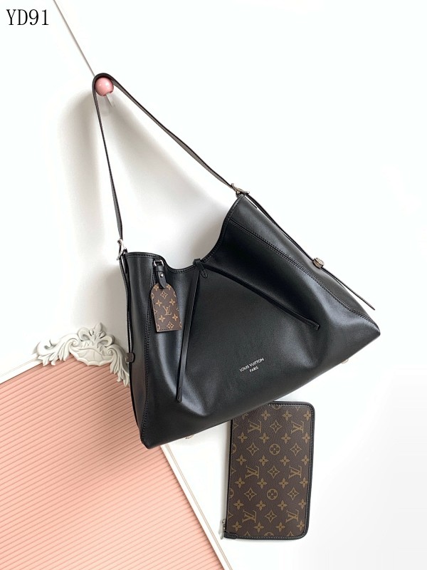 LVutton M25143 CarryAll Dark Medium Shoulder Bag