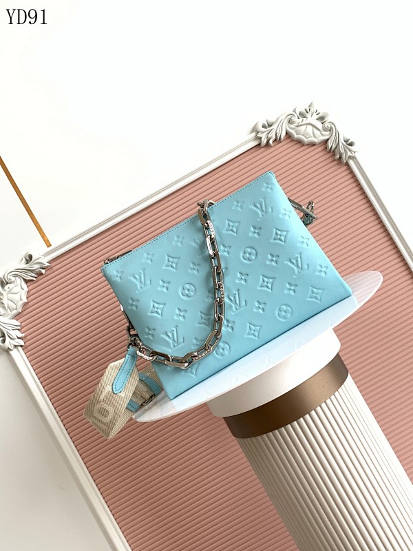 LVutton M21197雾霾蓝 Monogram Soft Lamb Leather Crossbody Bag