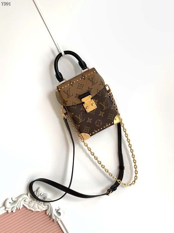 LVutton YD91 Camera Box Bag Monogram Reverse