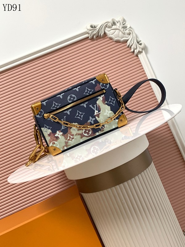 LVutton YD91 Mini Soft Trunk Monogram Eclipse Chain Bag