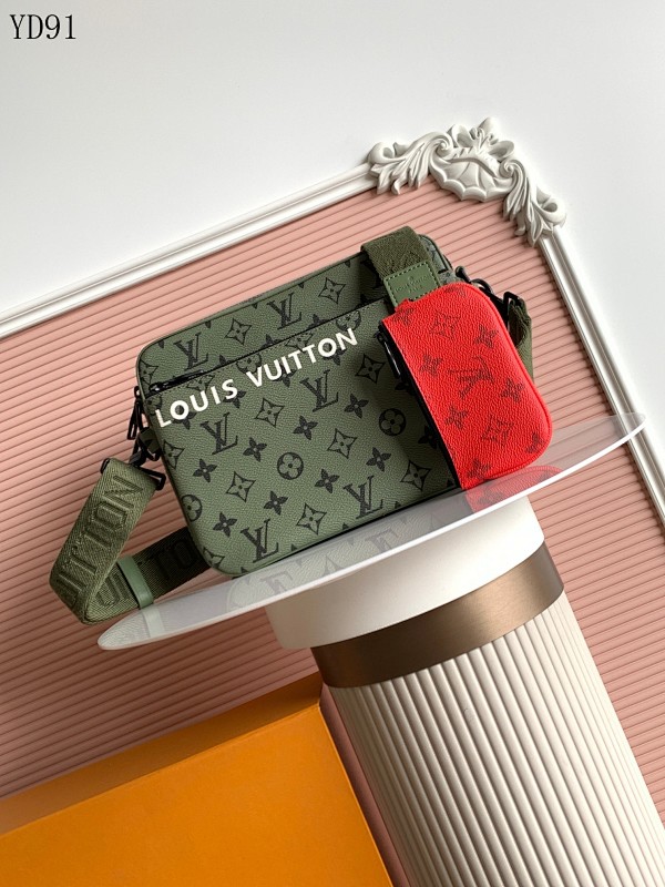 cover-221163708 LVutton M23783 Trio邮差包