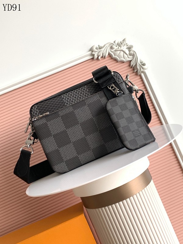 LVutton YD91 Checkered Pouch with Strap