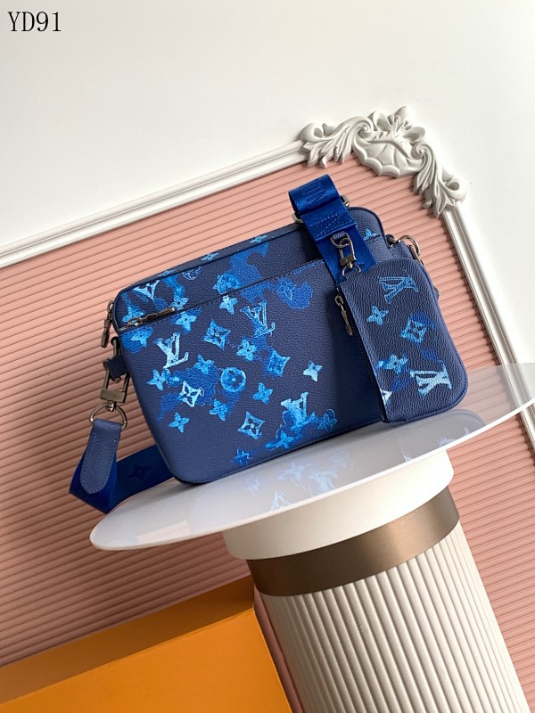 LVutton M46604 Blue Keepall Bag