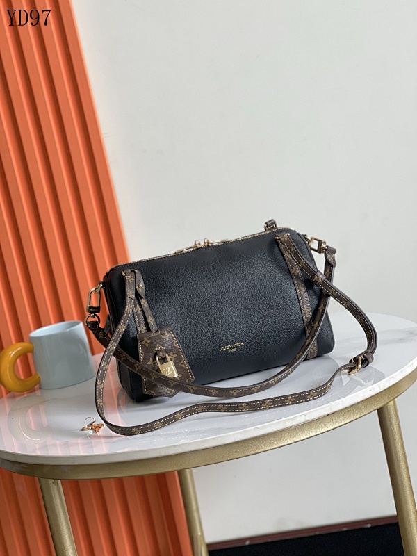 cover-221294416 LVutton M26039 Express Small Bag Black Monogram Trim