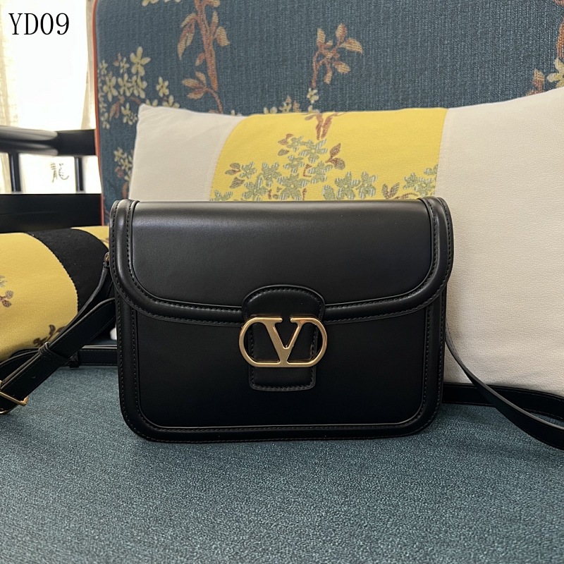 Valentiino YD09073 VLogo Crossbody Bag