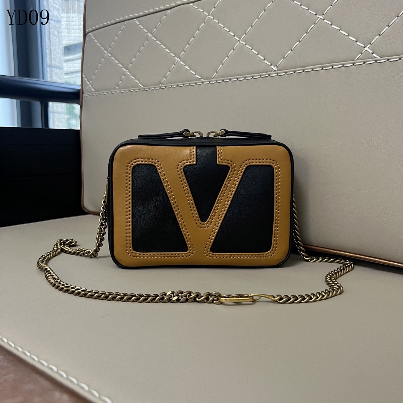 Valentiino YD09062 GARAVANI VIVA SUPERSTAR Leather Chain Bag
