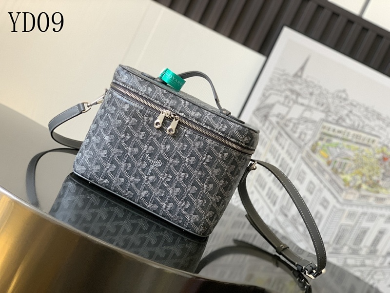 Goyarrd YD09 Canvas & Leather Shoulder Bag