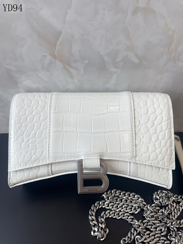 Balensiaga YD94070 Crocodile White Chain Clutch