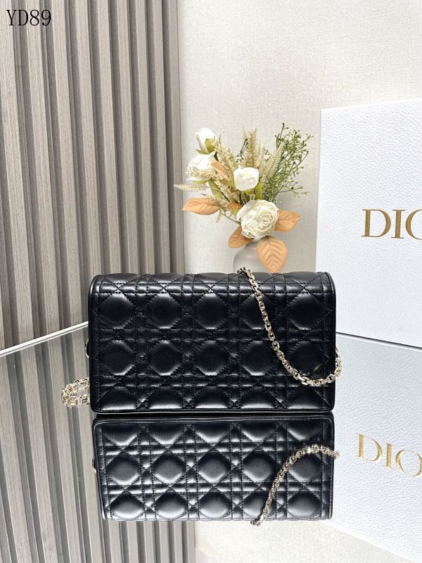 Diiior YD89058 2133 22cm Quilted Leather Shoulder Bag