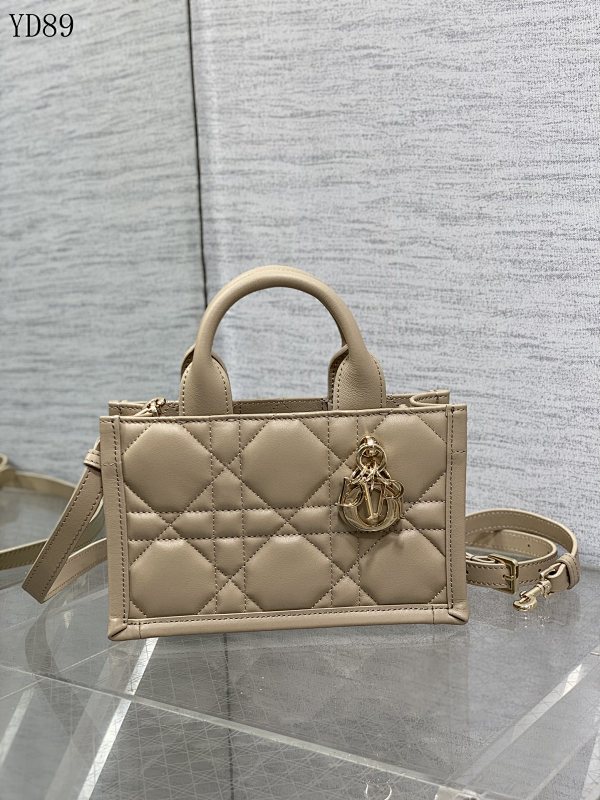 Diiior YD89058 Lady Diiior Quilted Tote Bag