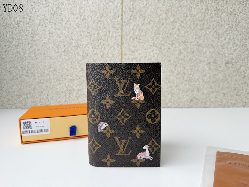 LVutton M27023 Passport Holder