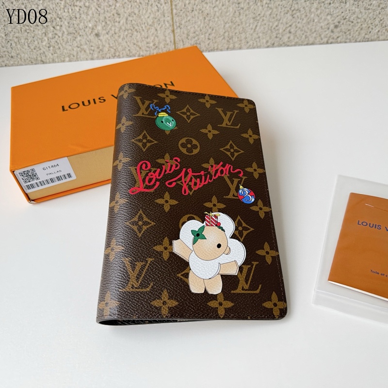 LVutton GI1464 Winter Celebration Notebook Cover