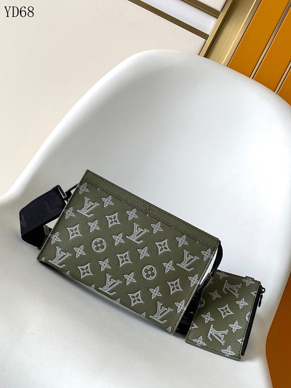 cover-222923693 LVutton M13197 Gaston Wallet Monogram Canvas and Taïga Leather