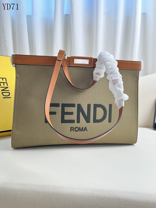 FENDI YD7163 Tote Bag with Gold Hardware