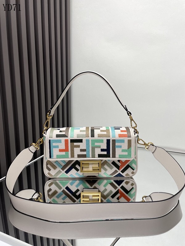 FENDI YD7155 Classic Baguette