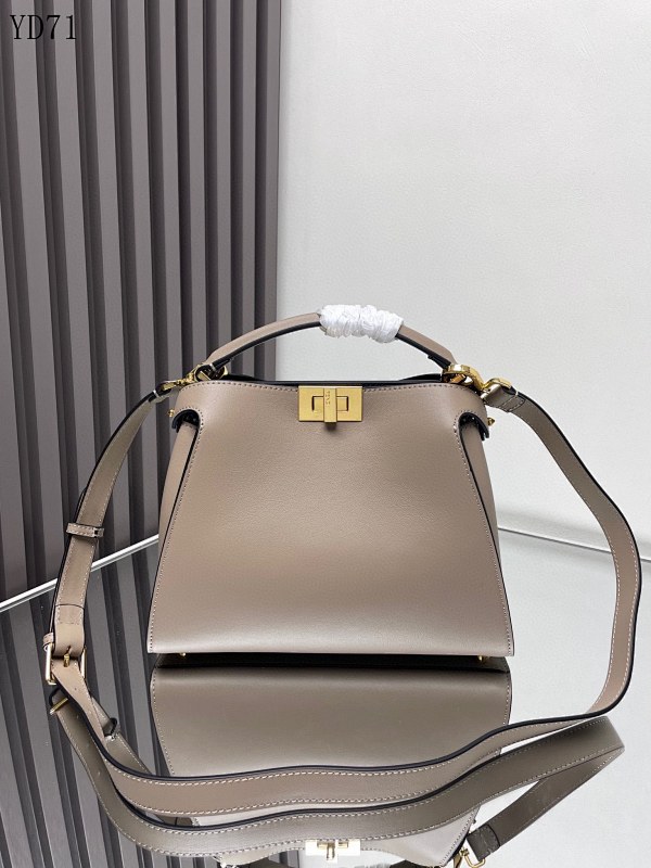 F3ndii YD7178 Peekaboo Ess Small Leather Bag