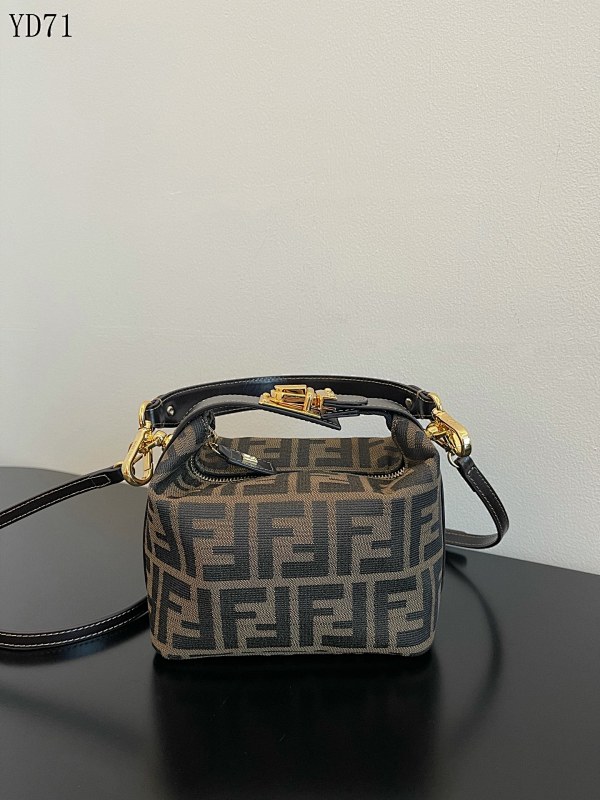 F3ndii YD71 Vintage FF Monogram Box Bag