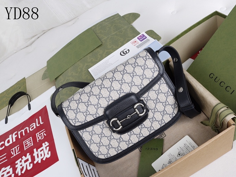 Gucc1 YD8863 GG Supreme Crossbody Bag