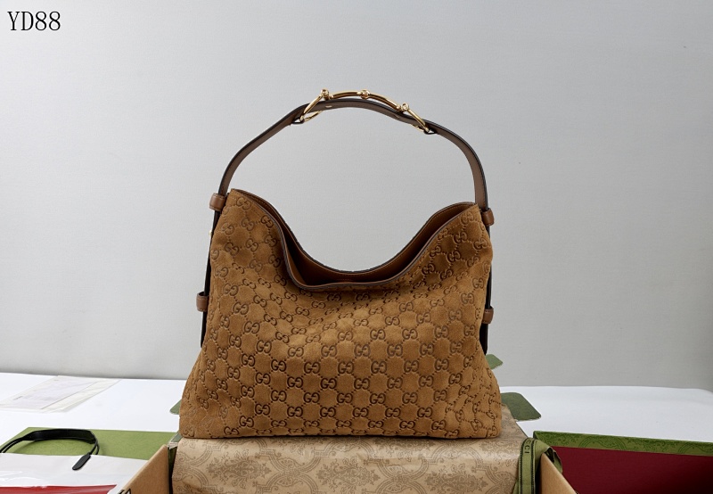 Gucc1 GG Emblem Shoulder Bag 850514 Brown Suede