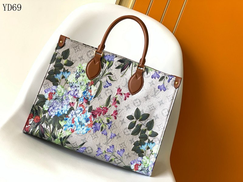 LVutton M21233 OnTheGo White Monogram Empreinte Leather Handbag