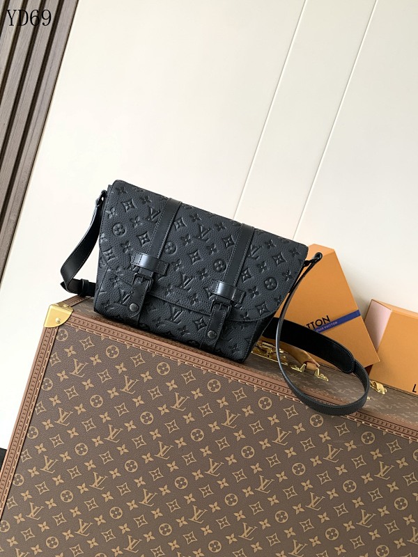 LVutton M28324 Christopher Monogram Leather Crossbody Bag