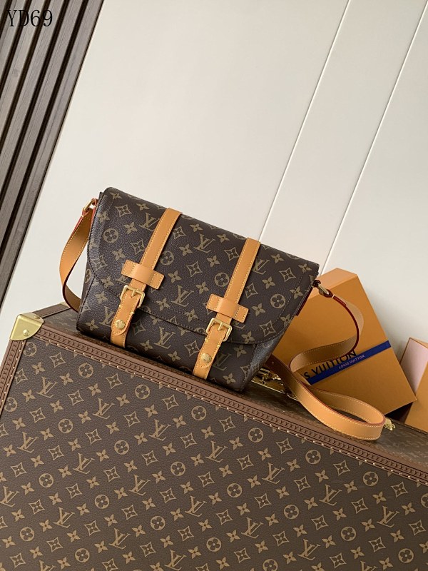 LVutton M28115 Monogram Archive Christopher Crossbody Bag