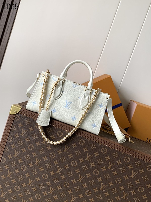 LVutton M27577 OnTheGo EW Monogram Empreinte Outline White Blue