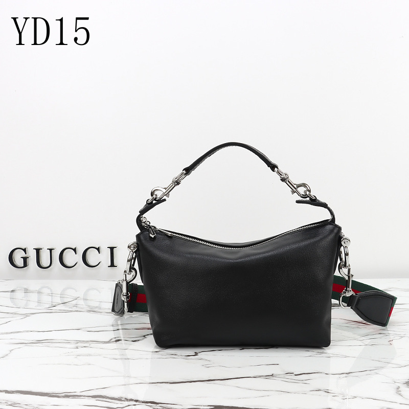 Gucc1 YD15 Shoulder Bag in Black Grained Leather