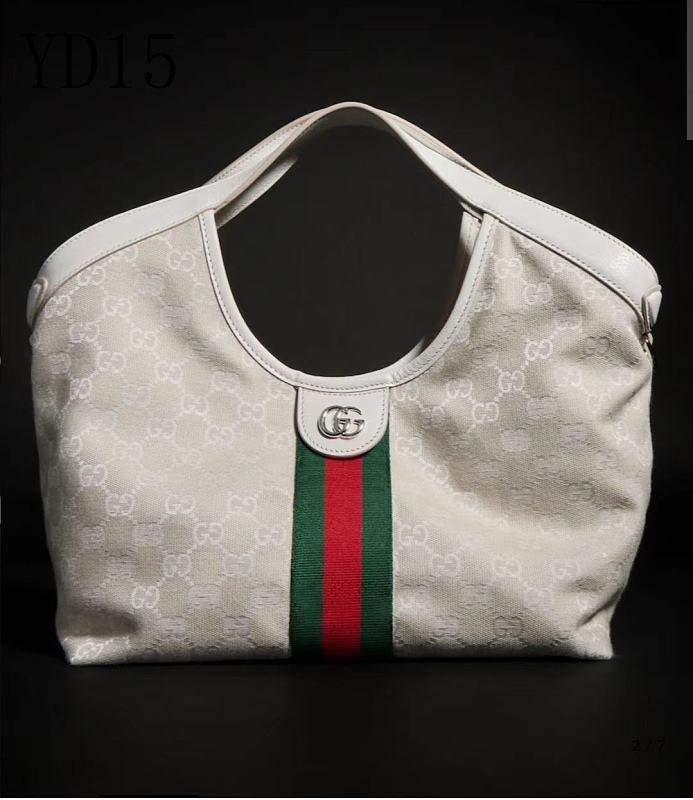 Gucc1 YD1558 White GG Supreme Tote Bag